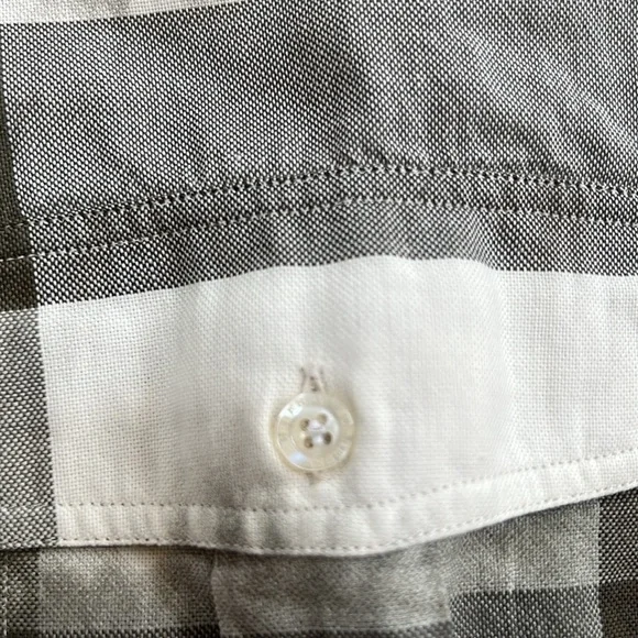 New! Burberry London Men’s large sage green nova check tie dye toned shirt.